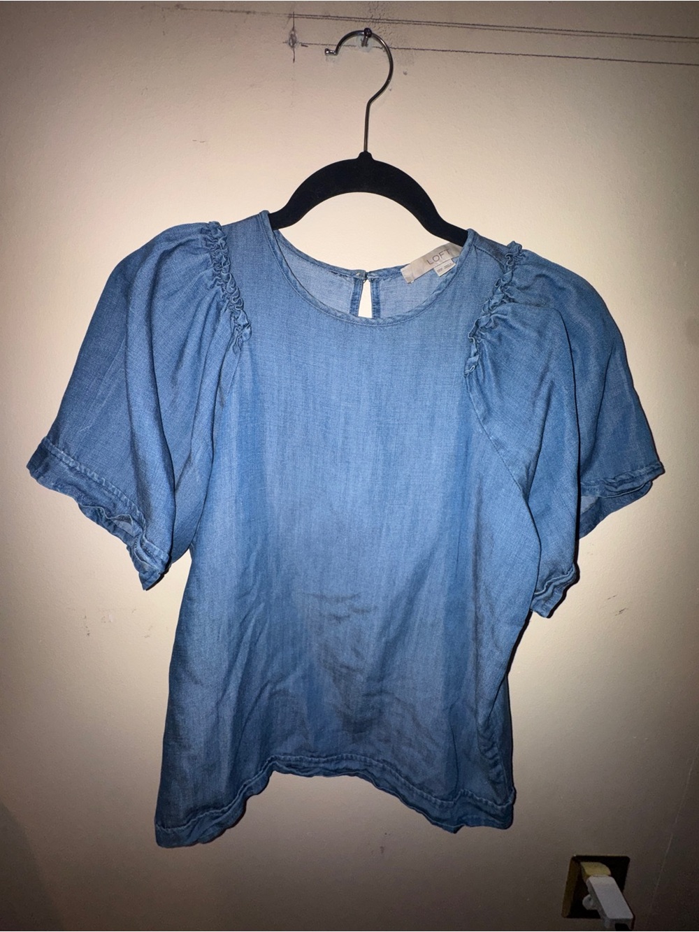 LOFT Light Blue Denim style Puff-Sleeve Blouse linen